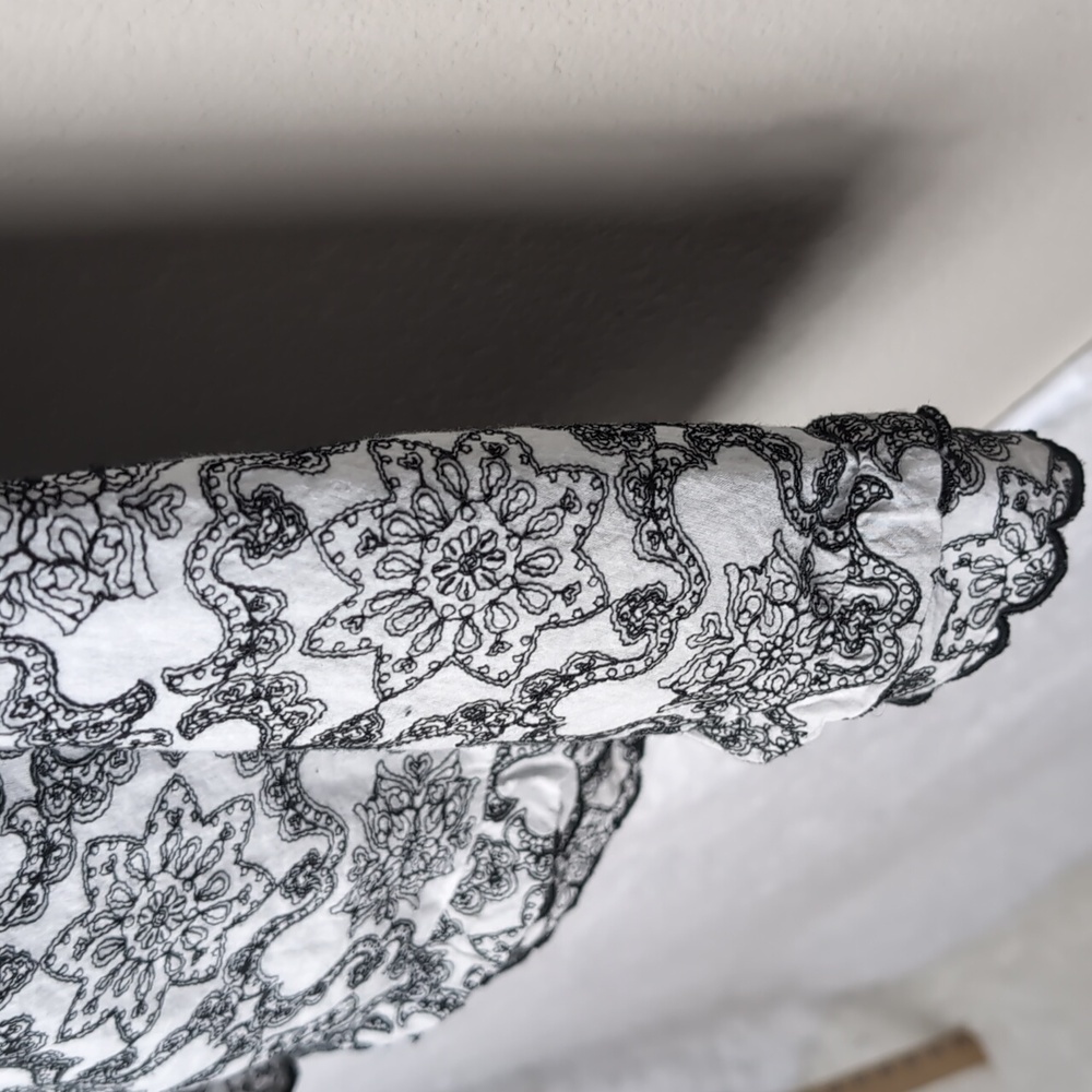Anthroplogie Ruffled Lace Blouse Women's L Black White Shirt Top - Picture 11 of 16